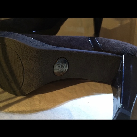 SOLD-SOLD-SOLD Stuart Weitzman bootie - Picture 2 of 4